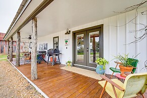 Large Yard + Pond: Fayetteville Rural Retreat