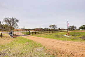 Large Yard + Pond: Fayetteville Rural Retreat