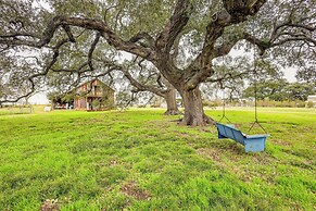 Large Yard + Pond: Fayetteville Rural Retreat