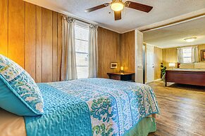 3 Mi to Lake Saracen: Pine Bluff Home w/ Grill!