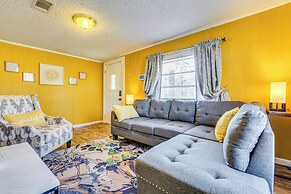 3 Mi to Lake Saracen: Pine Bluff Home w/ Grill!