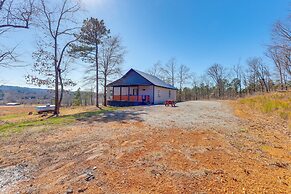 Peaceful Cabin w/ Mtn Views & Grill in Altoona!