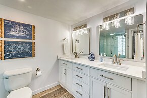 Waterfront Fort Walton Beach Condo: Pool Access!