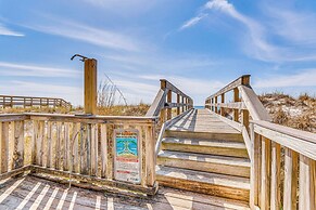 Waterfront Fort Walton Beach Condo: Pool Access!