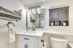 Waterfront Fort Walton Beach Condo: Pool Access!