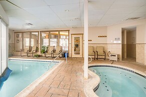 Mtn Condo on Tenmile Creek: Hot Tub & Pool Access!