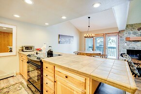 Mtn Condo on Tenmile Creek: Hot Tub & Pool Access!