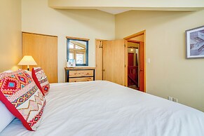 Mtn Condo on Tenmile Creek: Hot Tub & Pool Access!