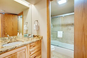 Mtn Condo on Tenmile Creek: Hot Tub & Pool Access!