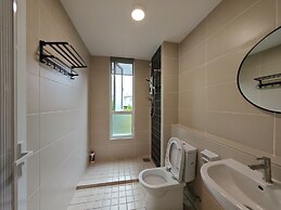 Mountain & Lake Views' Suite Cycas
