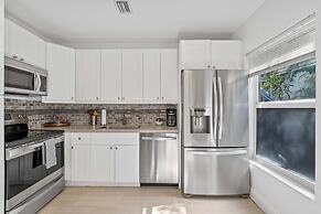 320-1 Las Olas Boulevard