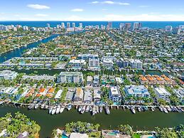 320-1 Las Olas Boulevard