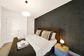 Rosso Suite 2BR City Views