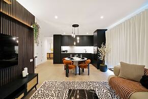 Rosso Suite 2BR City Views