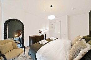 Rosso Suite 2BR City Views