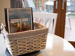 Elckys Lodge - Hot Tub Retreat Near York