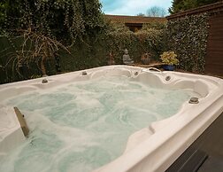 Elckys Lodge - Hot Tub Retreat Near York