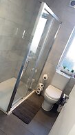 Sleek, Sleeps 6 Sunset Views, Family Friendly