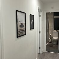 Sleek, Sleeps 6 Sunset Views, Family Friendly