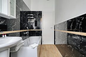 JOIVY Welcoming 3BR Flat in Milan Centre