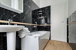 JOIVY Welcoming 3BR Flat in Milan Centre