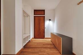 JOIVY Welcoming 3BR Flat in Milan Centre