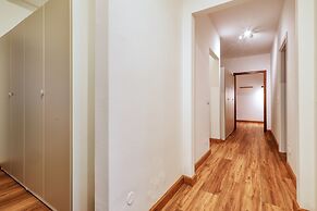 JOIVY Welcoming 3BR Flat in Milan Centre