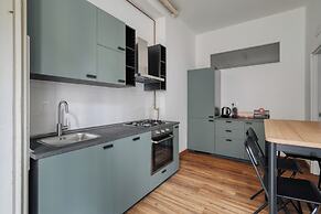 JOIVY Welcoming 3BR Flat in Milan Centre