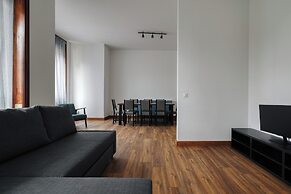 JOIVY Welcoming 3BR Flat in Milan Centre