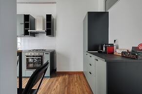 JOIVY Welcoming 3BR Flat in Milan Centre