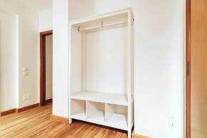 JOIVY Welcoming 3BR Flat in Milan Centre