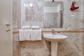 JOIVY Welcoming 3BR Flat in Milan Centre