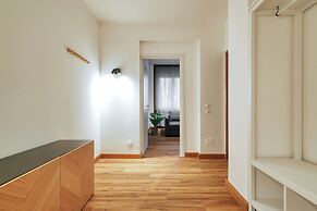 JOIVY Welcoming 3BR Flat in Milan Centre