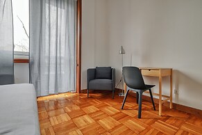 JOIVY Welcoming 3BR Flat in Milan Centre