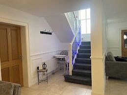 Mountain View Retreat in Rostrevor With hot Tub