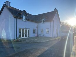 Mountain View Retreat in Rostrevor With hot Tub