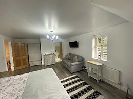 Mountain View Retreat in Rostrevor With hot Tub