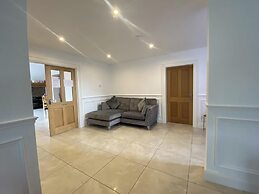 Mountain View Retreat in Rostrevor With hot Tub