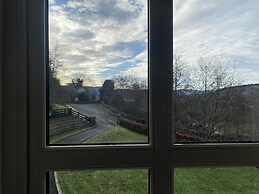 Mountain View Retreat in Rostrevor With hot Tub