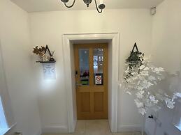 Mountain View Retreat in Rostrevor With hot Tub