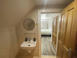 Mountain View Retreat in Rostrevor With hot Tub