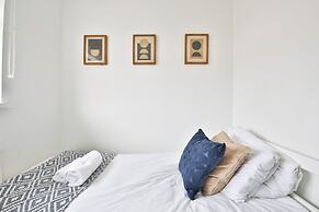 3 Bed House with Private Parking