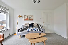 3 Bed House with Private Parking