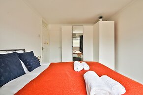 3 Bed House with Private Parking