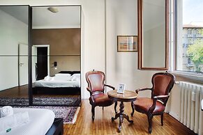 JOIVY Stylish Flat in Porta Genova