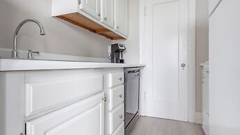 Central West End by Barsala