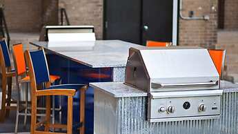 Central West End by Barsala