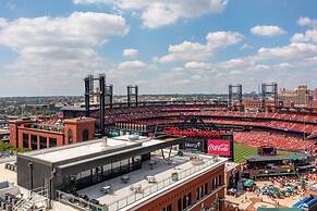 Ballpark Apartments by Barsala