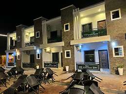 Westmac Hotel and Apartments