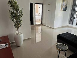 Westmac Hotel and Apartments